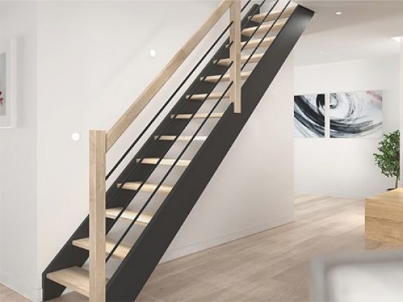 Trap met trapleuning hout en zwart