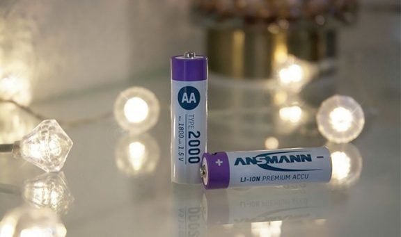 Batteries rechargeables Li-Ion USB-C Ansmann dans un éclairage