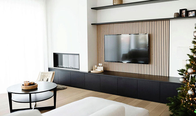 Latt houten wandpanelen badkamer