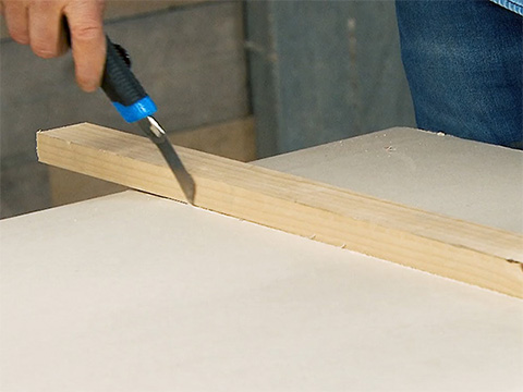 Découper une plaque de plâtre sur mesure