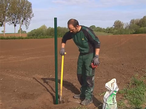 Fixez un poteau de début et de fin