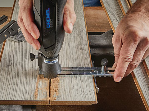 Le multitool Dremel 8260 reste plus frais lors d'une utilisation prolongée et d'applications lourdes.