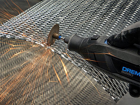 Le multitool Dremel 8260 a une vitesse de coupe rapide