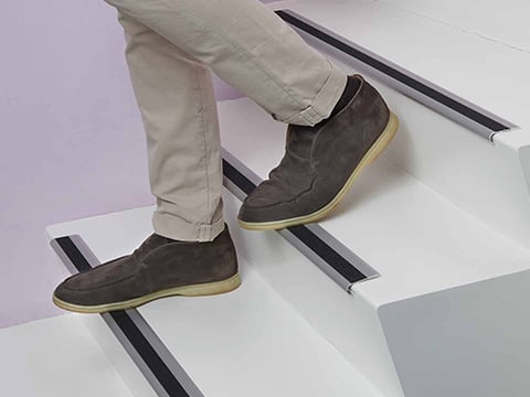 Comment éviter de trébucher dans les escaliers?