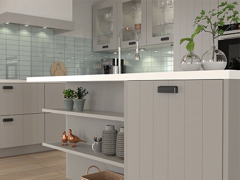 Cuisine rurale gris clair et blanche