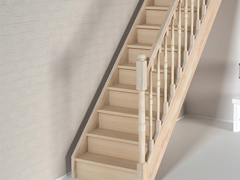 Houten trap met klassieke trapleuning