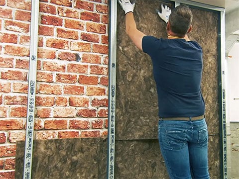 Muur van binnenuit isoleren met voorzetwand