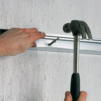 Metalen profielen bevestigen met schroeven