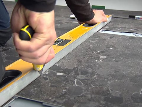 Vinyl tegels op maat snijden