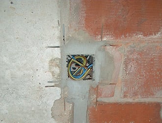 Stroomkabel binnenbrengen