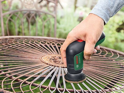 Bosch UniversalBrush verwijdert roest