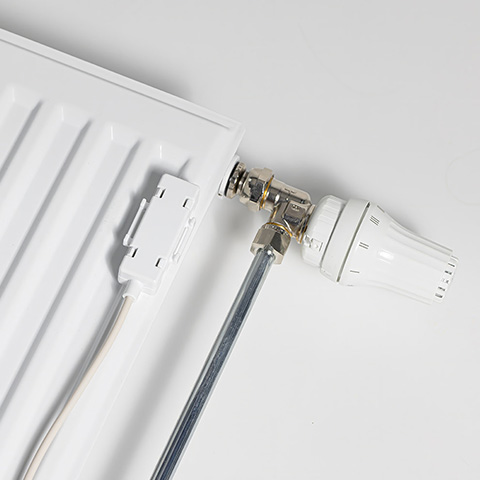 Temperatuursensor plaatsen op radiator